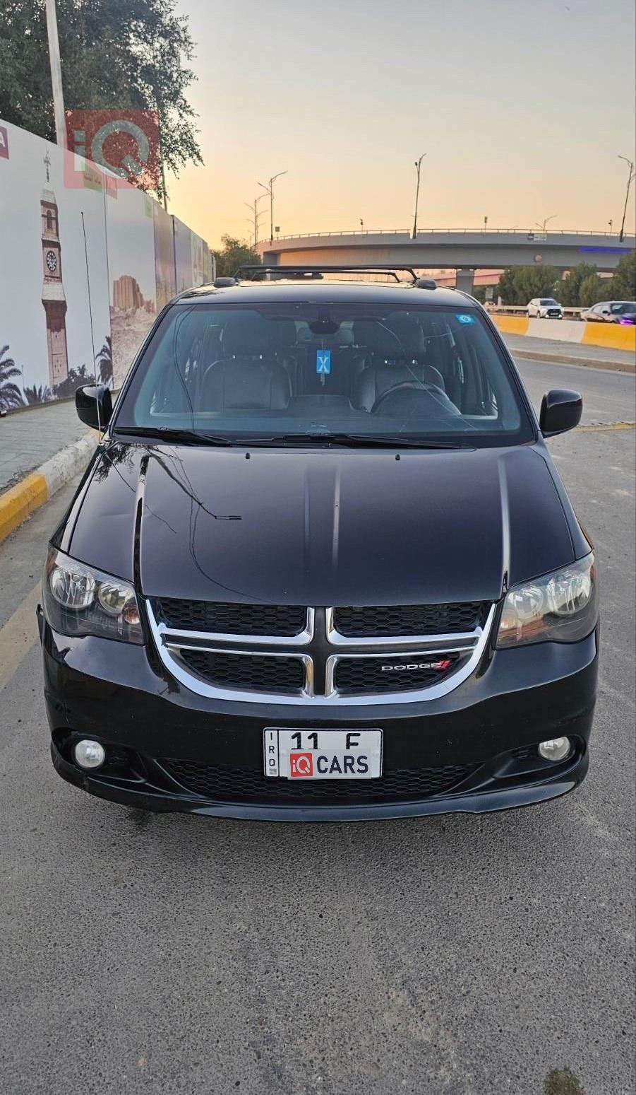 دودج جراند كارافان